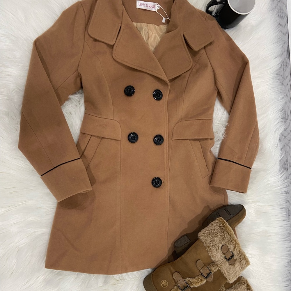 long camel coat size M runs small